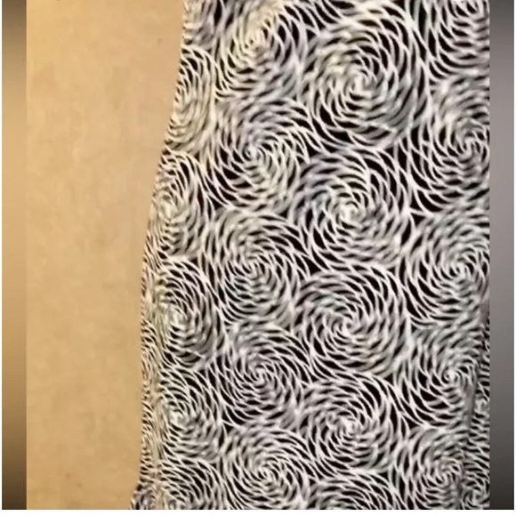 🌸 3/$10 Laundry by Shelli Segal Dress Size 2 Black & White - Picture 4 of 4